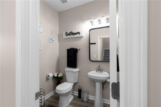 7404 Blue Jay Way, Union City, GA 30291