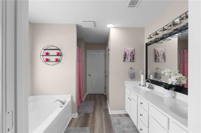 7404 Blue Jay Way, Union City, GA 30291