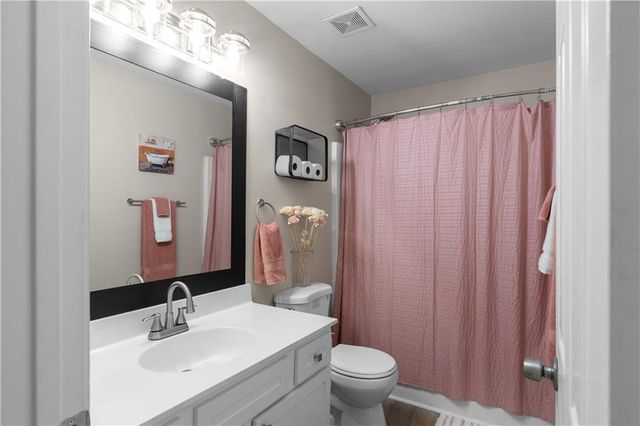 7404 Blue Jay Way, Union City, GA 30291