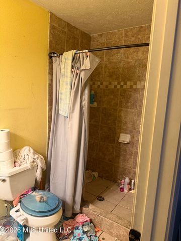 205 Pine Street, Waveland, MS 39576