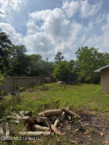 205 Pine Street, Waveland, MS 39576