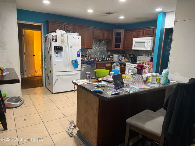 205 Pine Street, Waveland, MS 39576