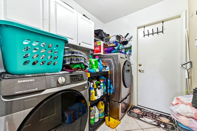 119 Fernwood Crescent, Royal Palm Beach, FL 33411