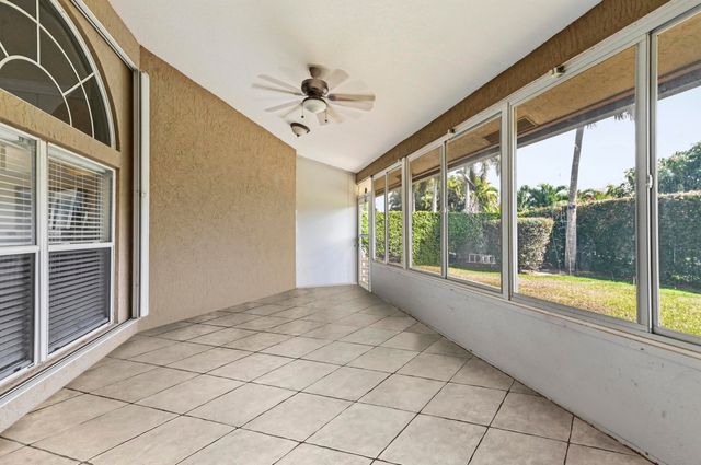 119 Fernwood Crescent, Royal Palm Beach, FL 33411