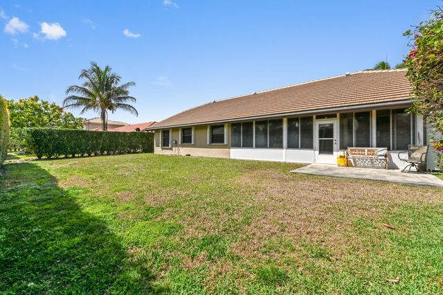 119 Fernwood Crescent, Royal Palm Beach, FL 33411