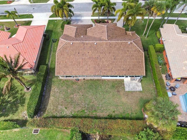 119 Fernwood Crescent, Royal Palm Beach, FL 33411