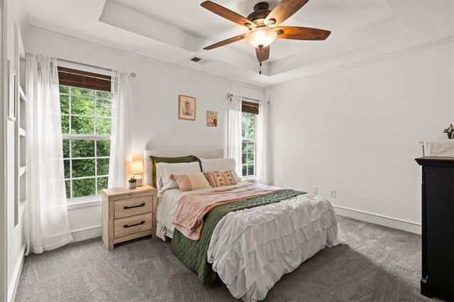 2804 SE BINGHAM Place, Lee's Summit, MO 64063