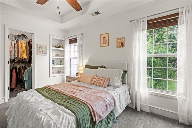 2804 SE BINGHAM Place, Lee's Summit, MO 64063