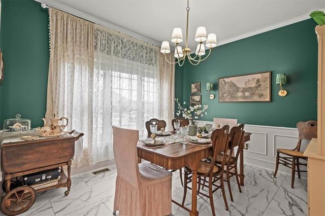 2804 SE BINGHAM Place, Lee's Summit, MO 64063