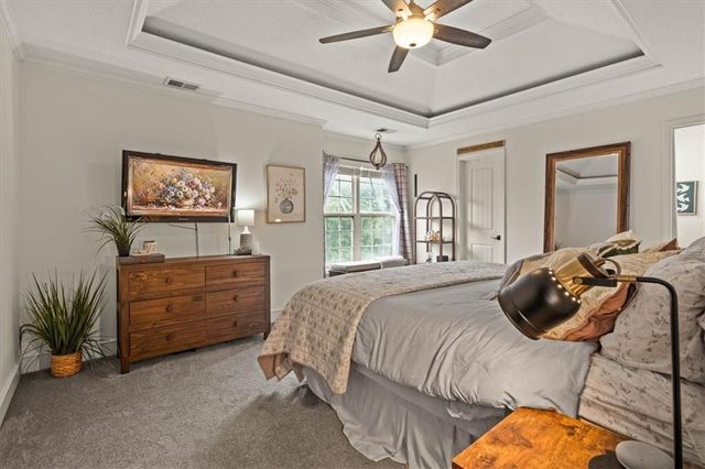 2804 SE BINGHAM Place, Lee's Summit, MO 64063
