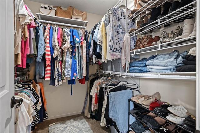 2804 SE BINGHAM Place, Lee's Summit, MO 64063
