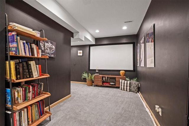 2804 SE BINGHAM Place, Lee's Summit, MO 64063