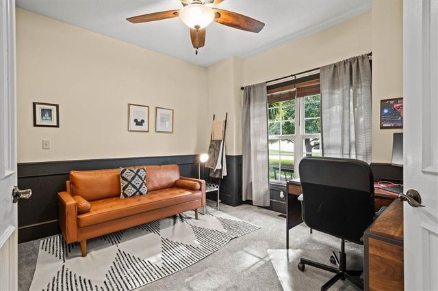 2804 SE BINGHAM Place, Lee's Summit, MO 64063