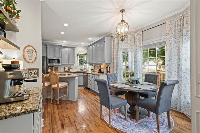 2804 SE BINGHAM Place, Lee's Summit, MO 64063