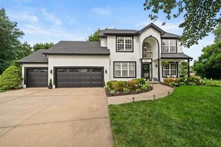 2804 SE BINGHAM Place, Lee's Summit, MO 64063