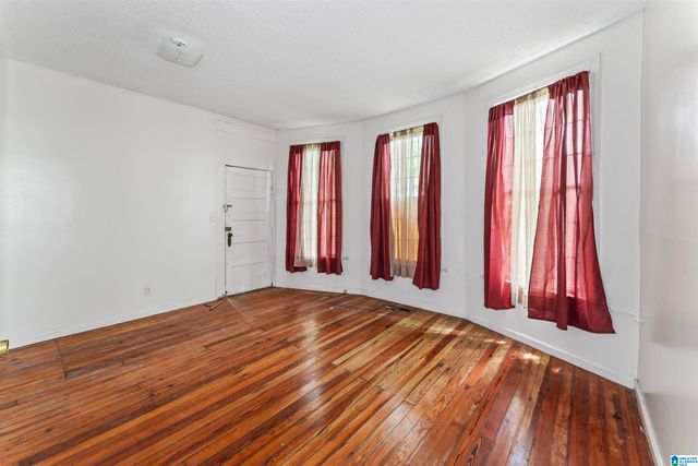 7 S NORTON AVENUE, Sylacauga, AL 35150