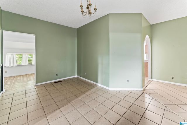 7 S NORTON AVENUE, Sylacauga, AL 35150