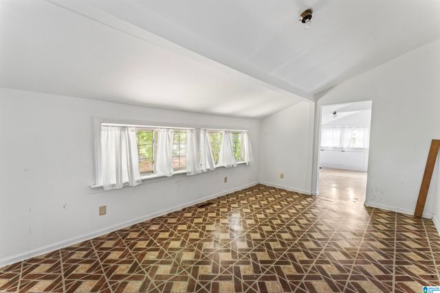 7 S NORTON AVENUE, Sylacauga, AL 35150