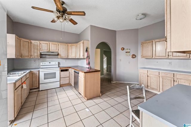 7 S NORTON AVENUE, Sylacauga, AL 35150