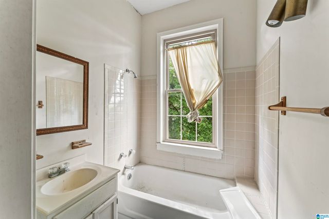 7 S NORTON AVENUE, Sylacauga, AL 35150