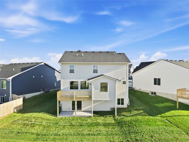 465 NW Independence Circle, Waukee, IA 50263