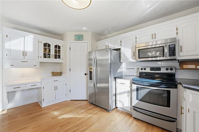 2401 NE Springbrook Street, Blue Springs, MO 64014