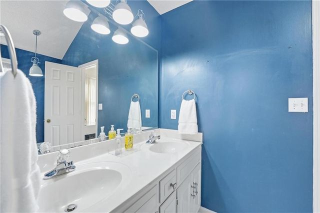 2401 NE Springbrook Street, Blue Springs, MO 64014