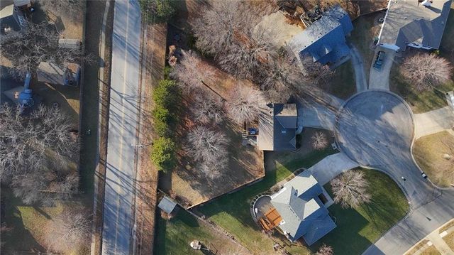 2401 NE Springbrook Street, Blue Springs, MO 64014