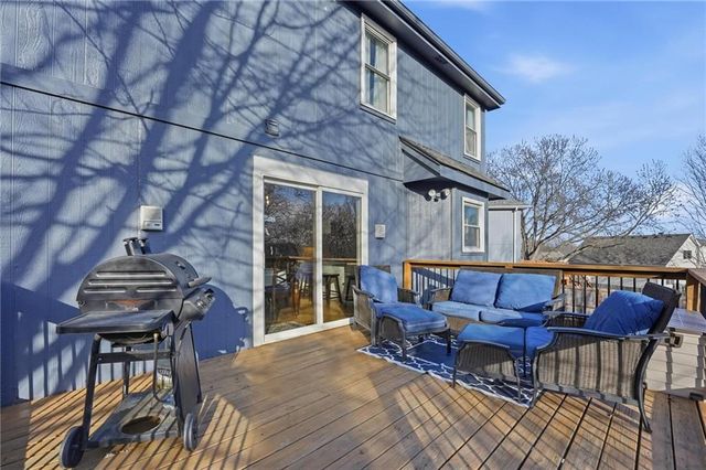 2401 NE Springbrook Street, Blue Springs, MO 64014