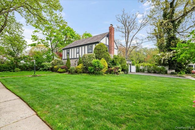 2069 Windsor Road, North Baldwin, NY 11510