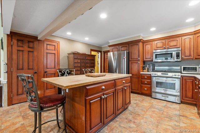 2069 Windsor Road, North Baldwin, NY 11510