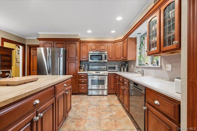 2069 Windsor Road, North Baldwin, NY 11510