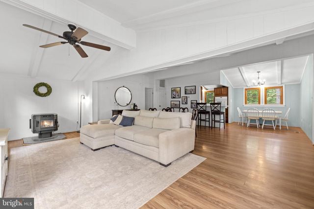 9448 GREEN RD, Midland, VA 22728