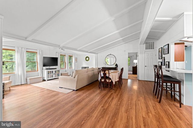 9448 GREEN RD, Midland, VA 22728