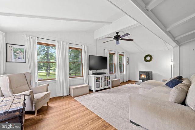 9448 GREEN RD, Midland, VA 22728