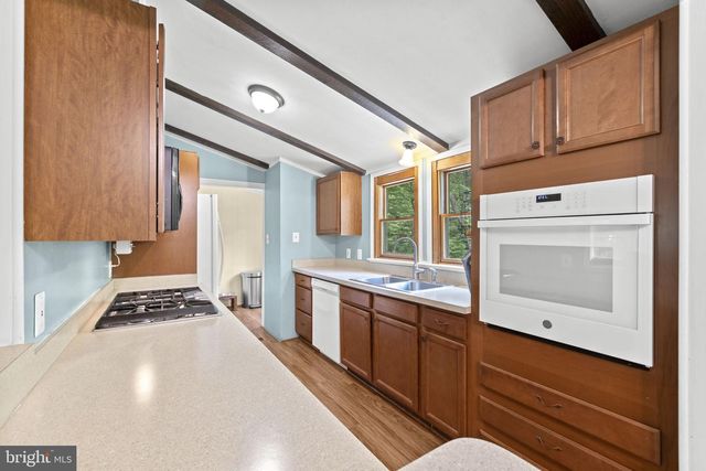 9448 GREEN RD, Midland, VA 22728