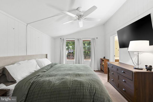 9448 GREEN RD, Midland, VA 22728