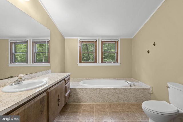 9448 GREEN RD, Midland, VA 22728