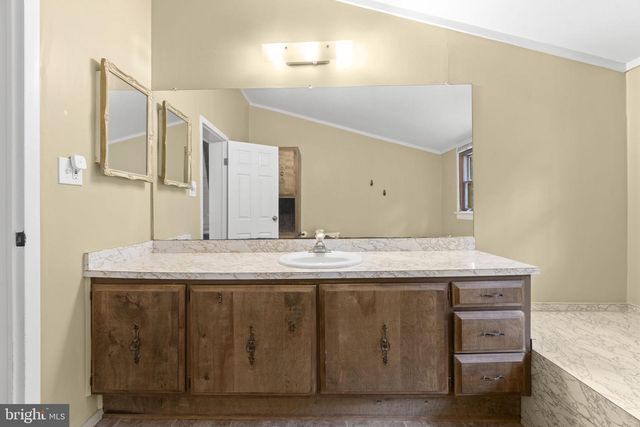 9448 GREEN RD, Midland, VA 22728