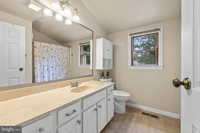 9448 GREEN RD, Midland, VA 22728