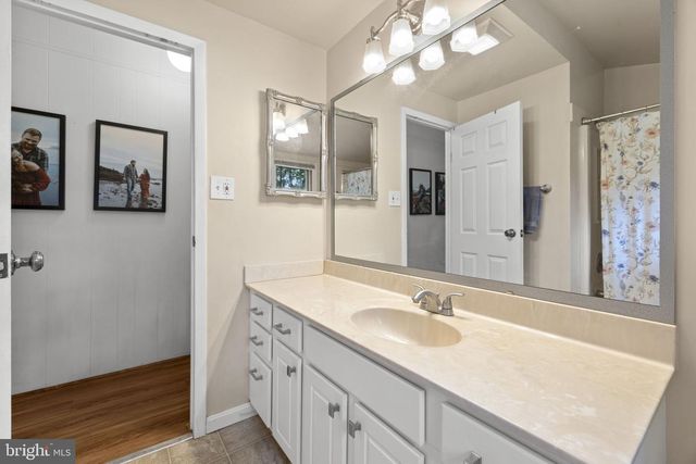 9448 GREEN RD, Midland, VA 22728