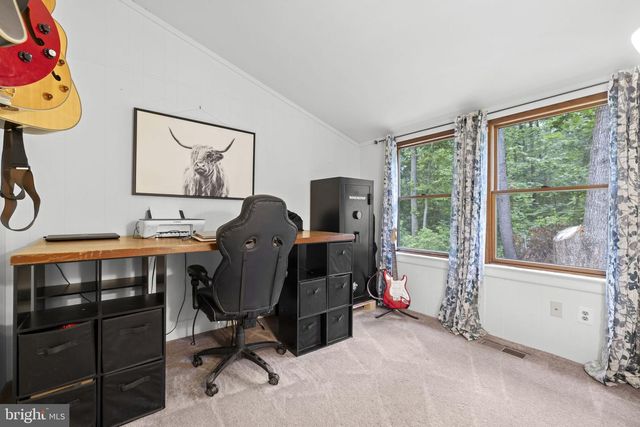9448 GREEN RD, Midland, VA 22728