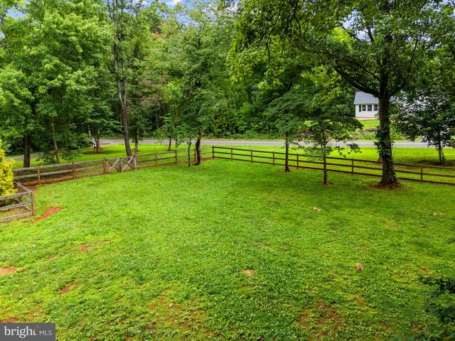 9448 GREEN RD, Midland, VA 22728