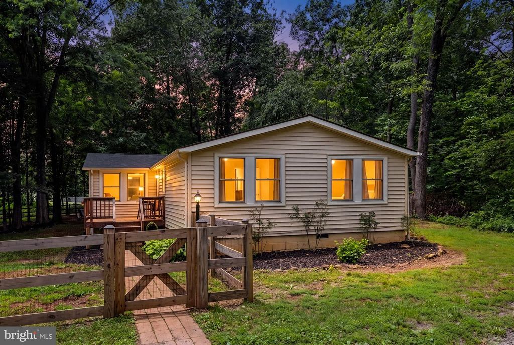 9448 GREEN RD, Midland, VA 22728