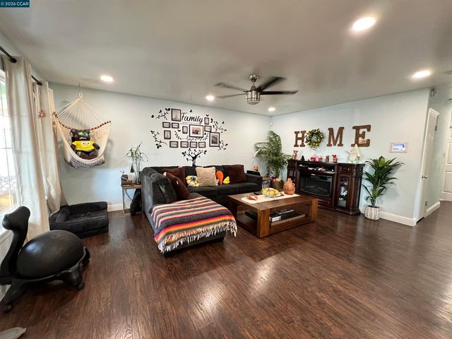 251 Rose Ann Ave., Pittsburg, CA 94565