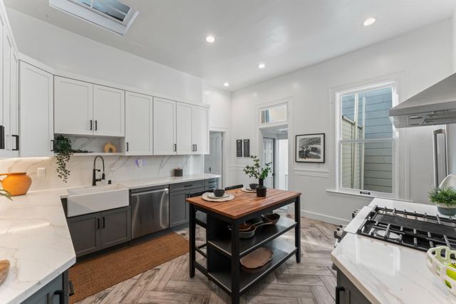 483 Oak Street, San Francisco, CA 94102