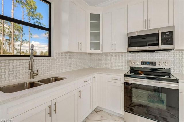 2436 14th AVE NE, Naples, FL 34120