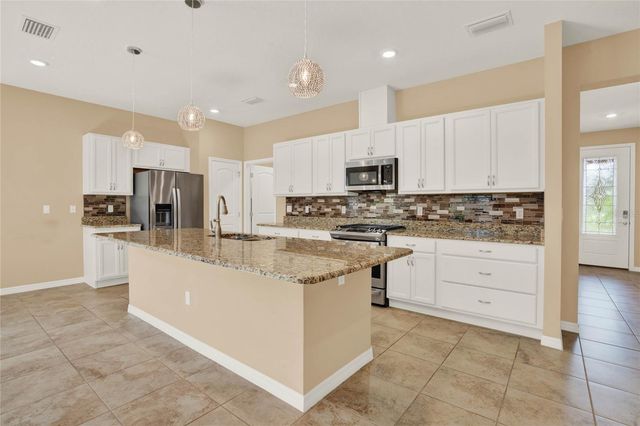 440 ALCOVE DRIVE, Groveland, FL 34736