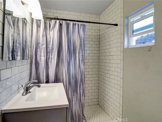 110 W Forhan Street, Long Beach, CA 90805
