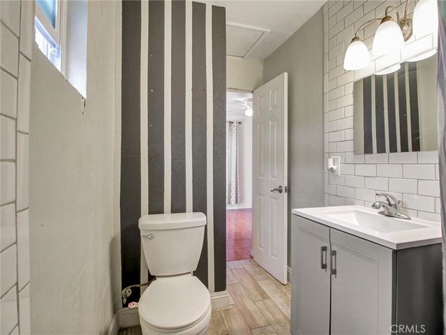 110 W Forhan Street, Long Beach, CA 90805